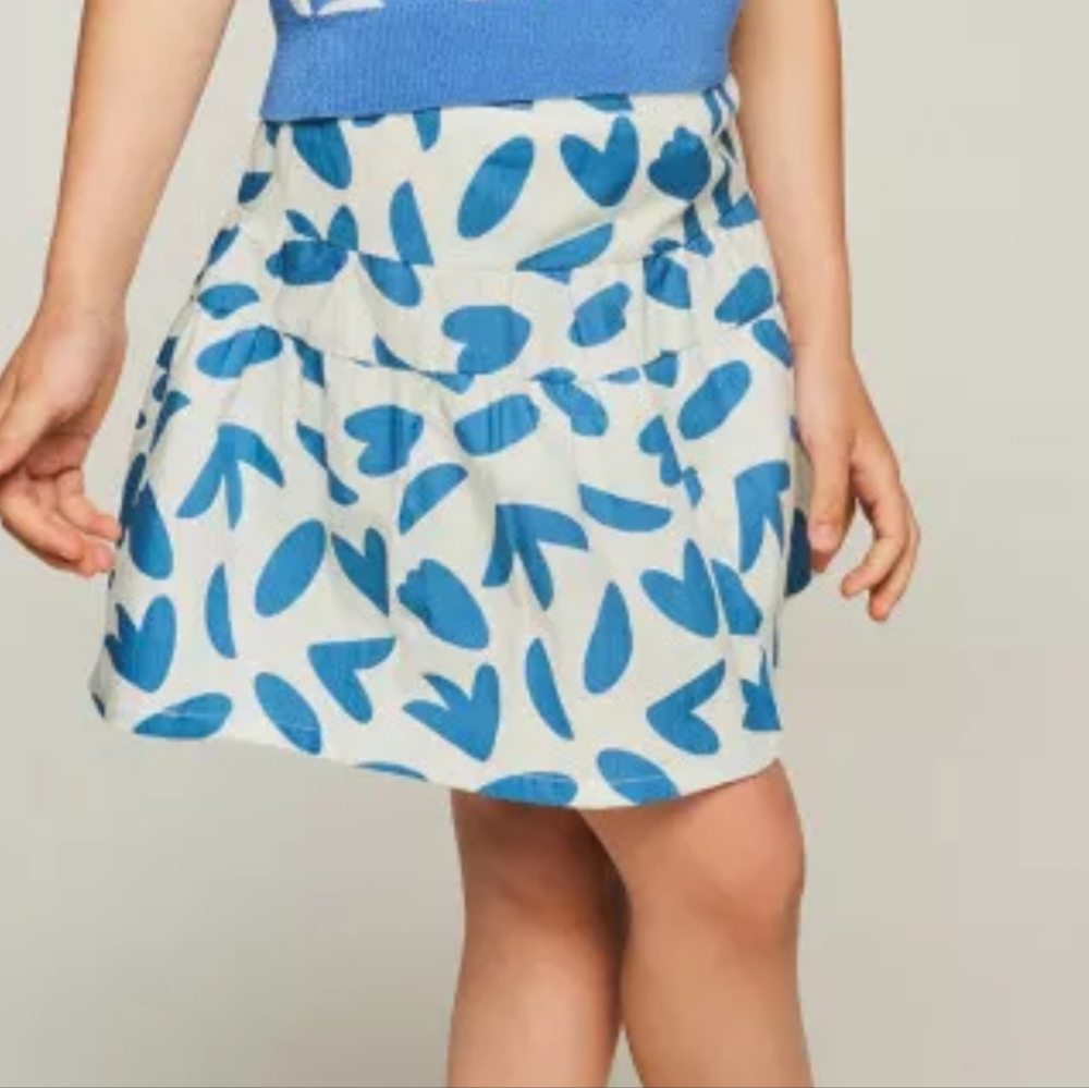 NWT COMPANIA FANTASTICA Blue and White Petal Print Women's Skirt Large